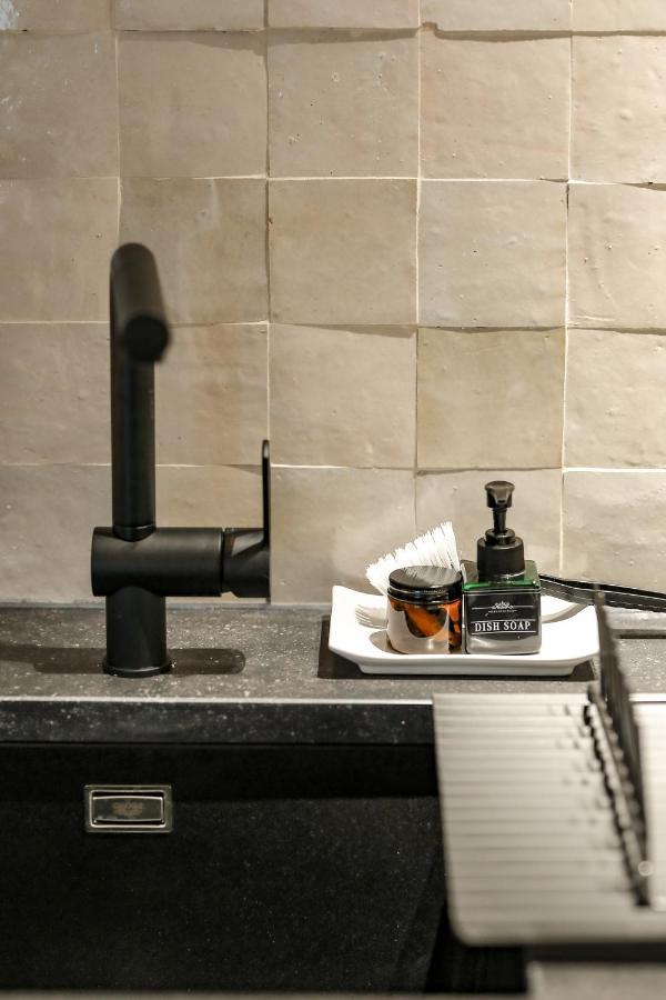 Aparthotel Couleur Basilic Rochefort Esterno foto